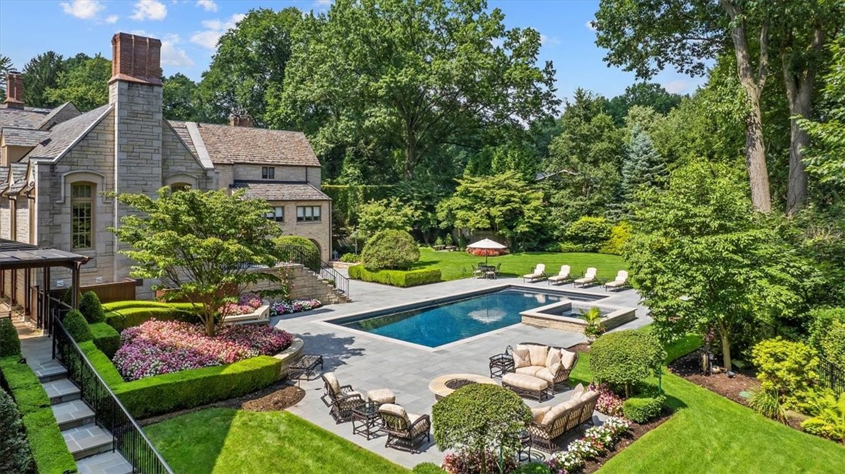 134 South Dr
