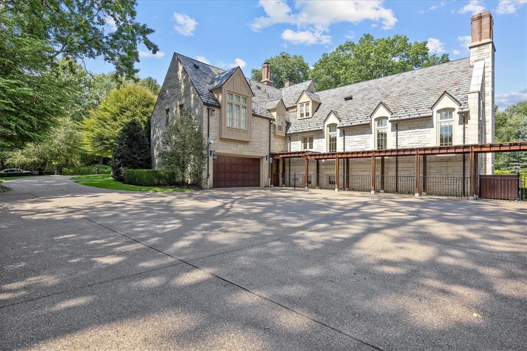 134 South Dr
