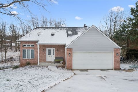 Photo of 112 Shady Ln, Canonsburg, PA 15317 (MLS # 1737403)