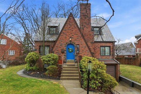 Photo of 150 Altadena Dr, Pittsburgh, PA 15228 (MLS # 1742388)