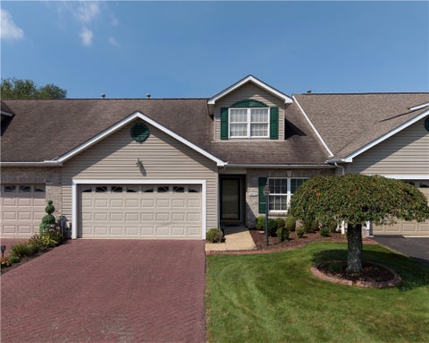Townhouse For Sale - 1002 Trail Side Ct Ct<br/> Penn Twp, PA 15644