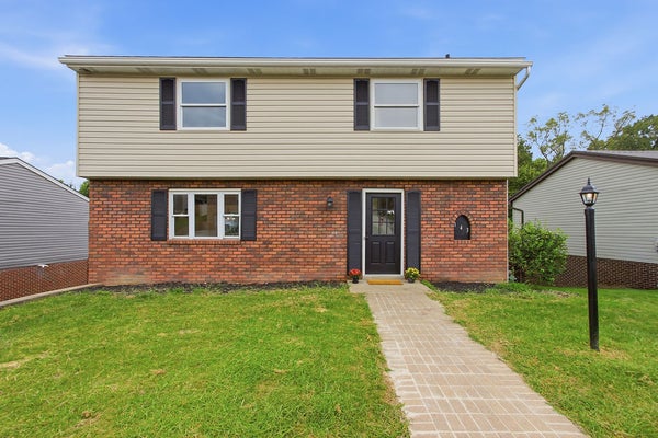 143 MACBETH DR, NEW KENSINGTON, PA 15068 - Image 39cab783f2d3bde73bc5604a2687fc19/397452430
