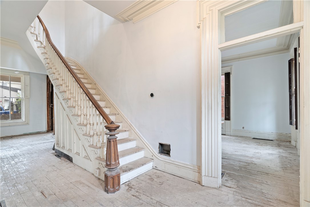 524 Locust Pl