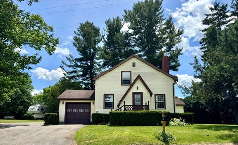 Photo of 268 Holyoke Rd, Butler, PA 16001 (MLS # 1760505)
