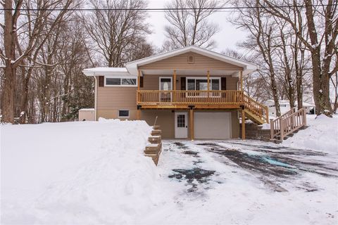 Photo of 46 Alice Ln, Leechburg, PA 15656 (MLS # 1733668)