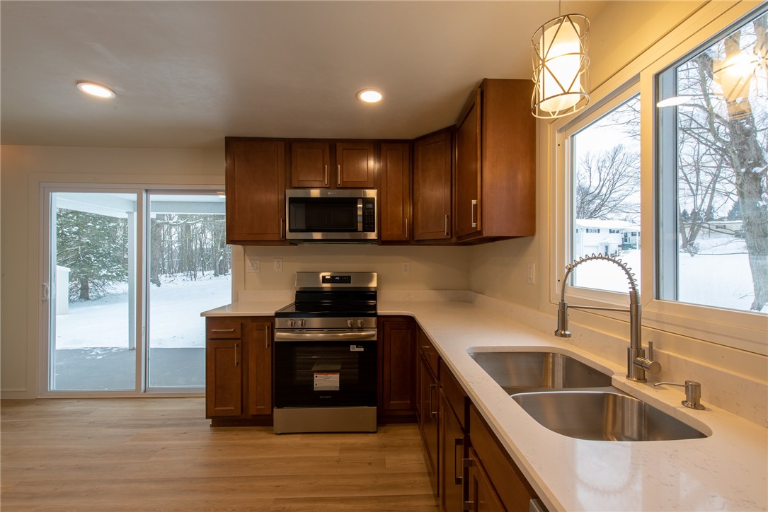 Allegheny Twp, Pennsylvania 15656, United States, 2 Bedrooms Bedrooms, ,1 BathroomBathrooms,Residential,Active,256342