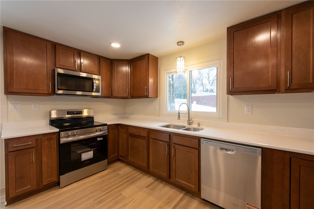 Allegheny Twp, Pennsylvania 15656, United States, 2 Bedrooms Bedrooms, ,1 BathroomBathrooms,Residential,Active,256342