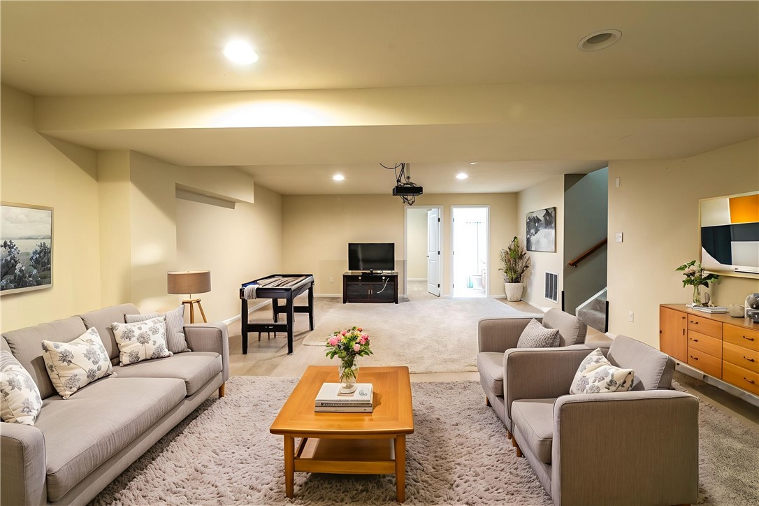 Pine Twp, Pennsylvania 15090, United States, 5 Bedrooms Bedrooms, ,4 BathroomsBathrooms,Residential,Active,169276