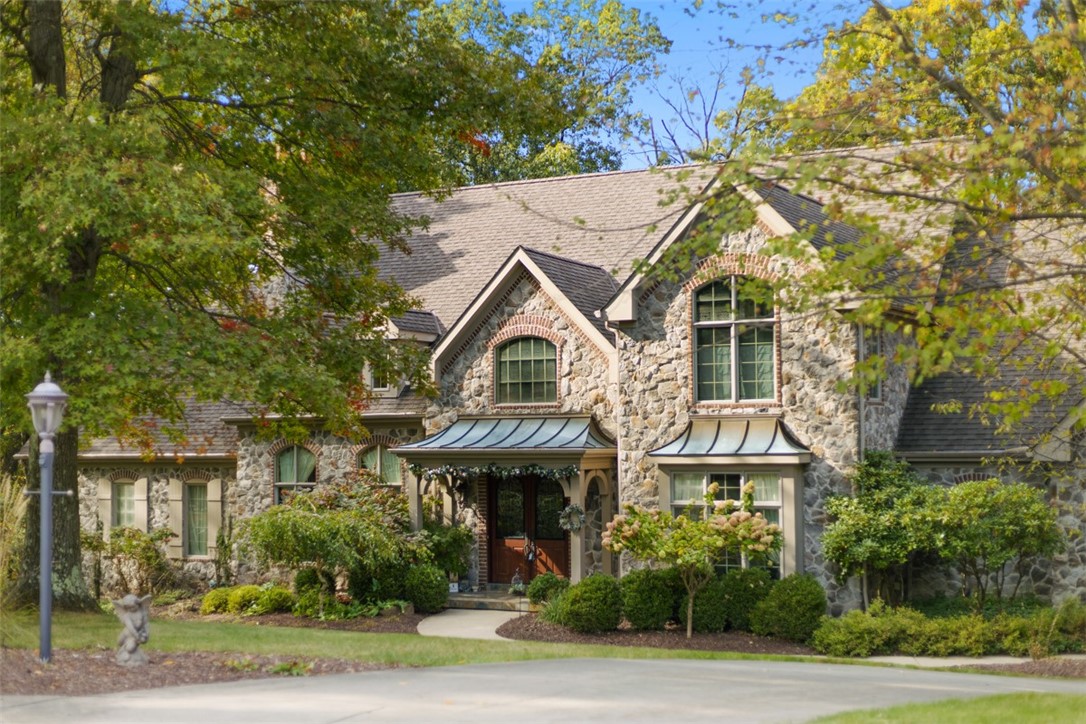 1607 Fieldstone Lane