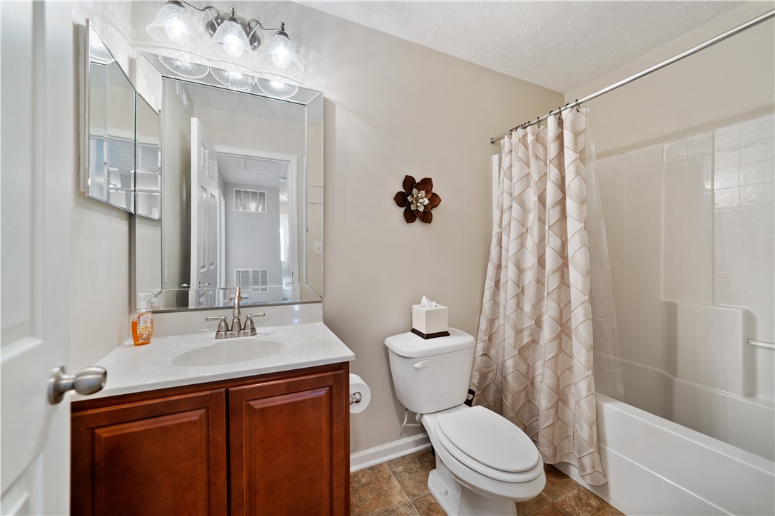 Jefferson Hills, Pennsylvania 15025, United States, 3 Bedrooms Bedrooms, ,2 BathroomsBathrooms,Residential,Contingent,12296