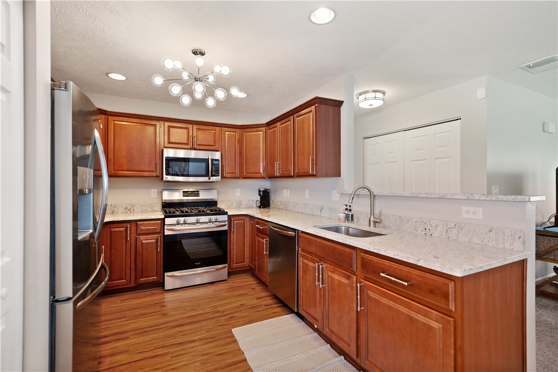 Jefferson Hills, Pennsylvania 15025, United States, 3 Bedrooms Bedrooms, ,2 BathroomsBathrooms,Residential,Contingent,12296