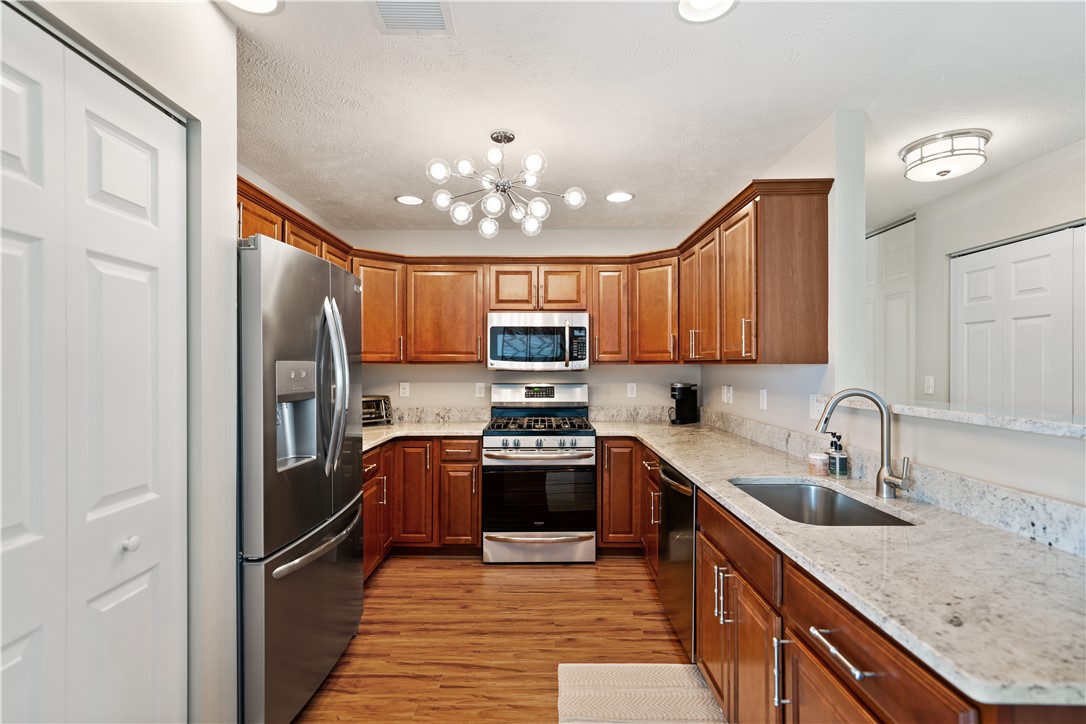 Jefferson Hills, Pennsylvania 15025, United States, 3 Bedrooms Bedrooms, ,2 BathroomsBathrooms,Residential,Contingent,12296