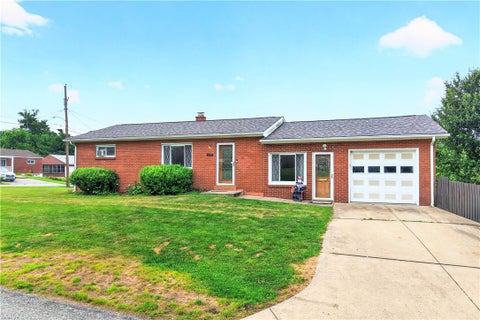 Photo of 250 Alder St. St, New Kensington, PA 15068 (MLS # 1761833)