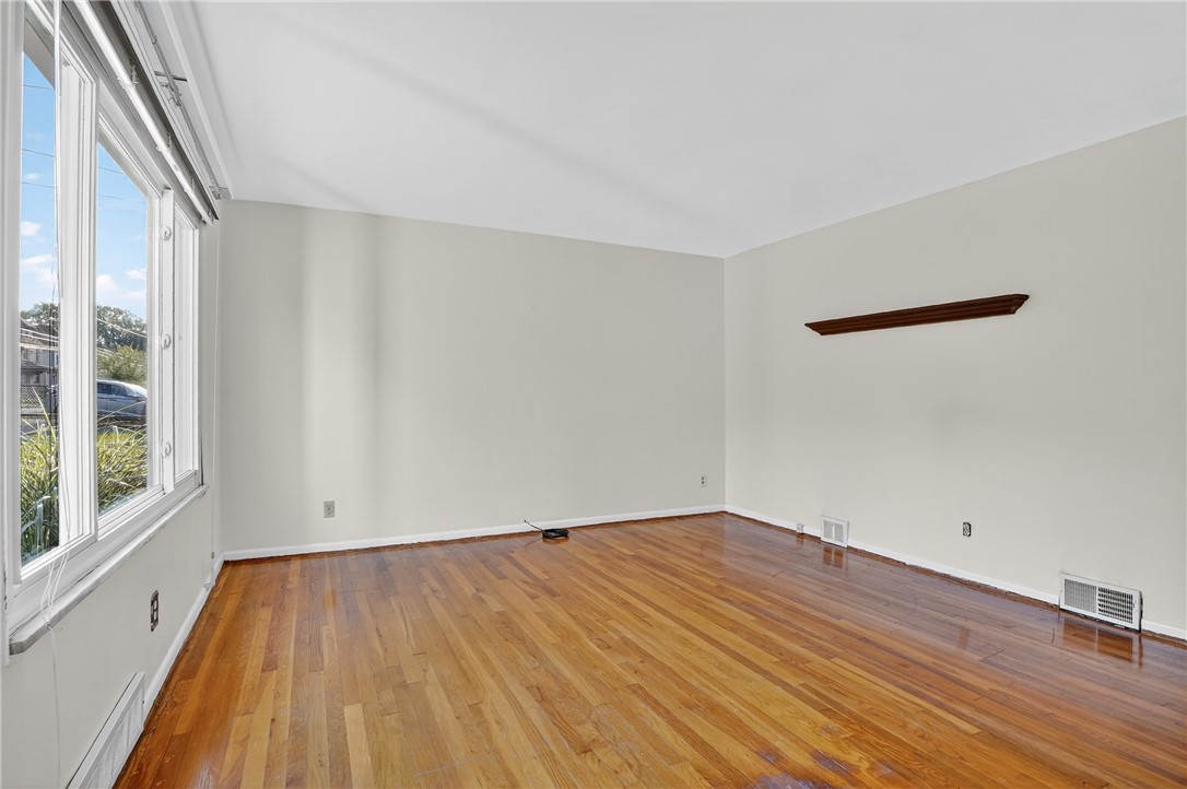 233 Ingram Ave