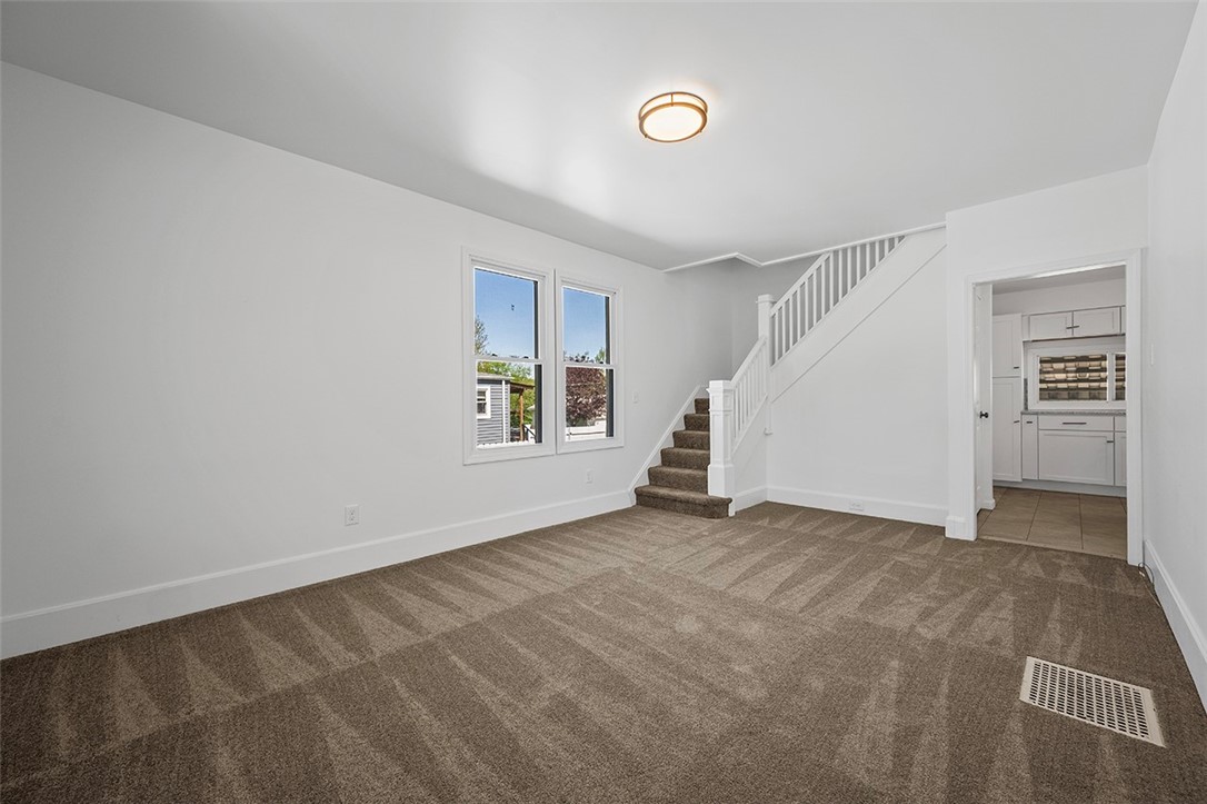 229 Belle St