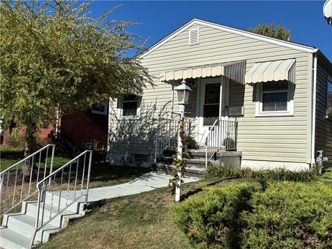 Photo of 1832 Raymond Ave, Latrobe, PA 15650 (MLS # 1725990)