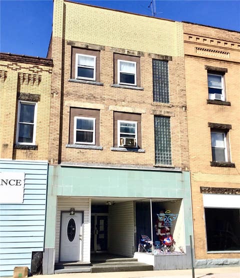 Photo of 419 Ford St, Ford City, PA 16226 (MLS # 1764402)