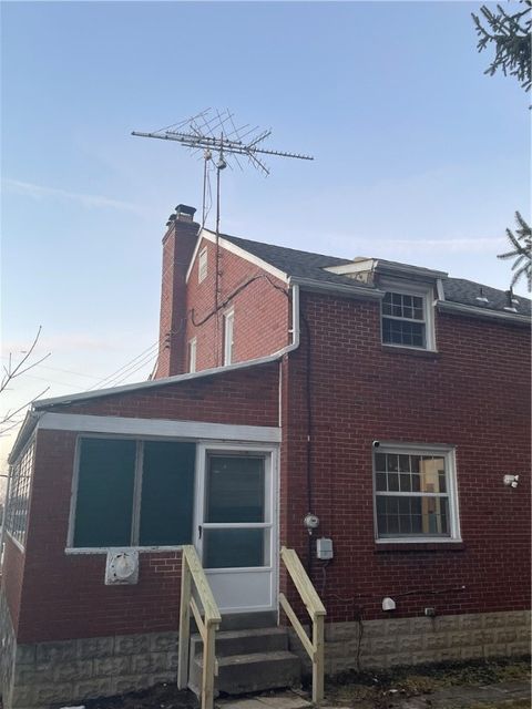 Photo of 3841 Lawnview Ave, Pittsburgh, PA 15227 (MLS # 1735442)
