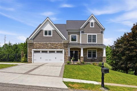 Photo of 1900 Oakhurst Dr, Allison Park, PA 15101 (MLS # 1760396)