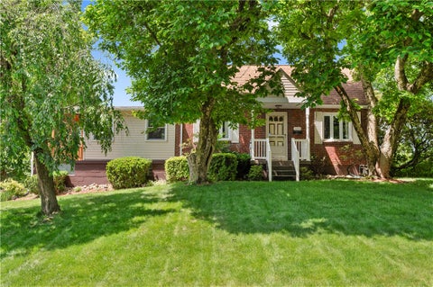 Homes For Sale - 3210 Thornwood Drive Dr<br/> Bethel Park, PA 15102