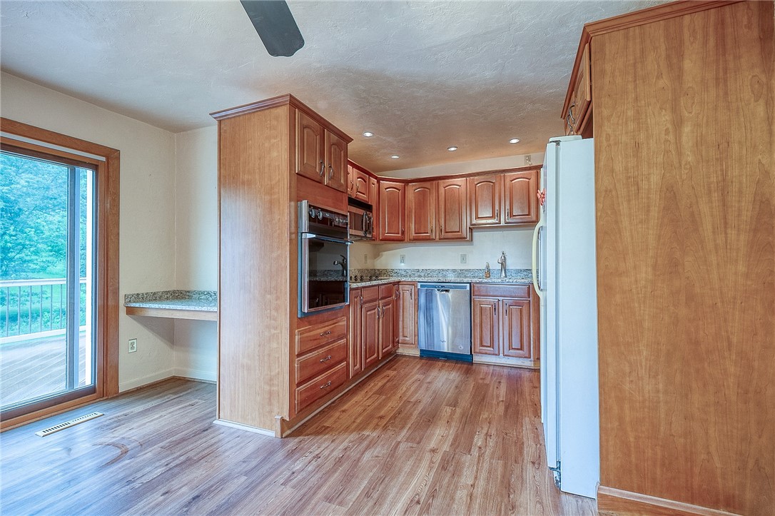 3333 Walther Ln