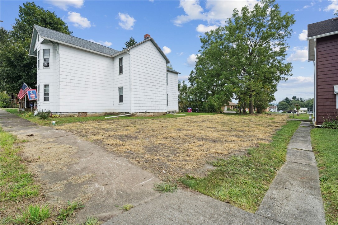 137 W Campbell St.