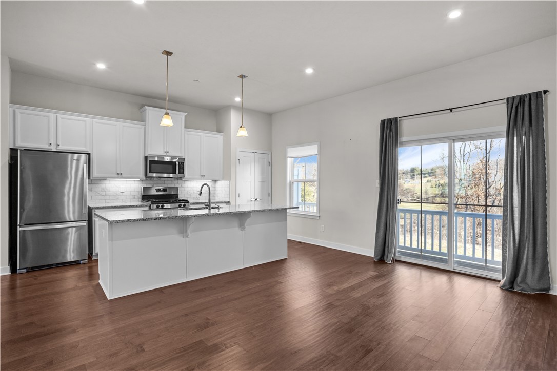 3037 Mahican Circle