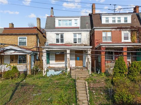 Photo of 215 Reifert St, Pittsburgh, PA 15210 (MLS # 1726267)