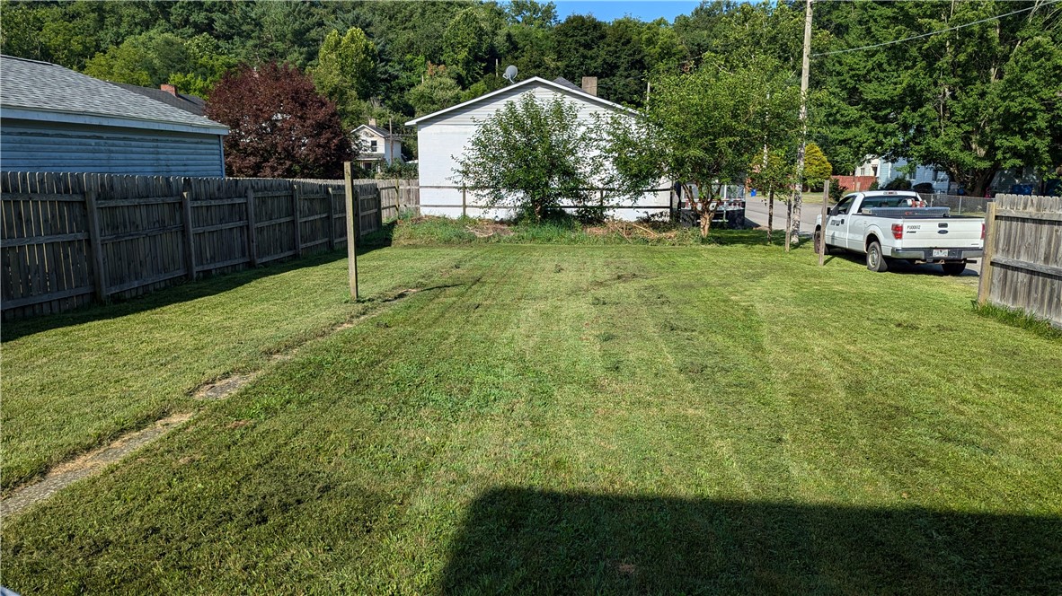 New Castle/7th, Pennsylvania 16101, United States, 3 Bedrooms Bedrooms, ,2 BathroomsBathrooms,Residential,Active,51307