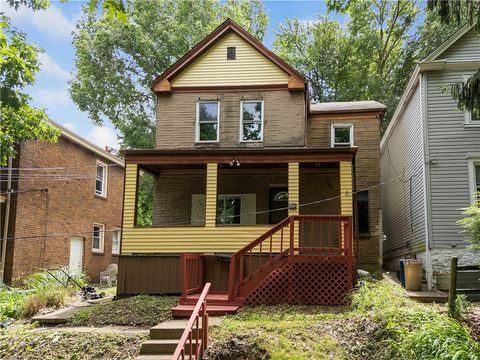 Photo of 106 Carrick Ave, Pittsburgh, PA 15210 (MLS # 1760293)
