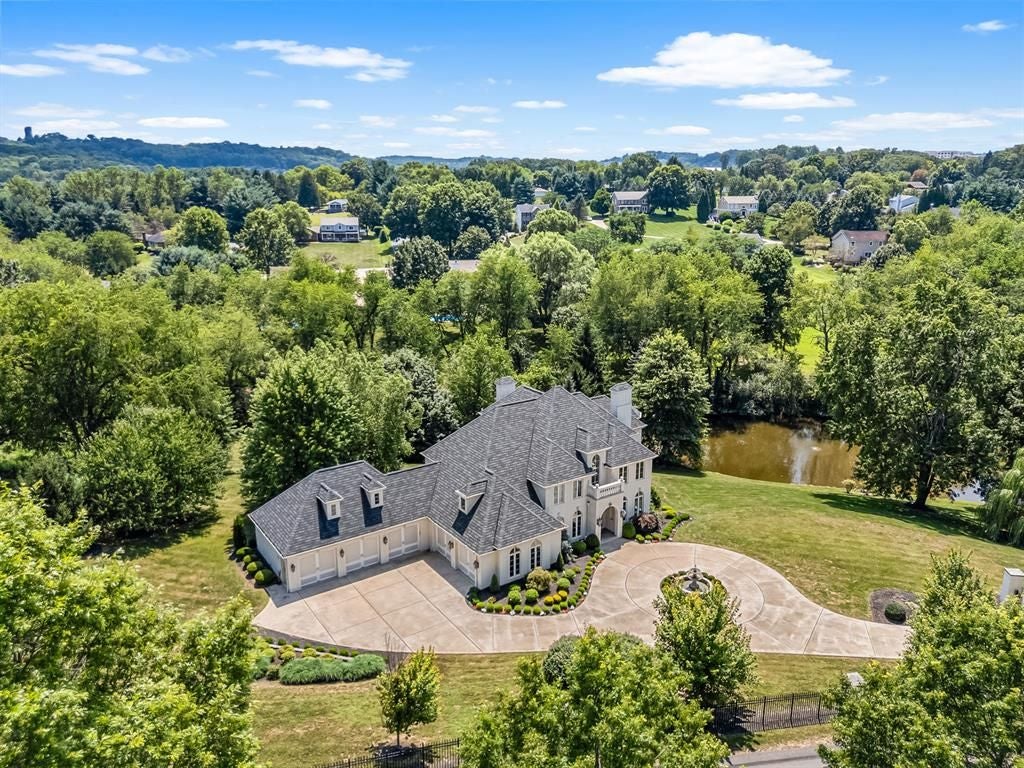 108 Carriage Hill Drive