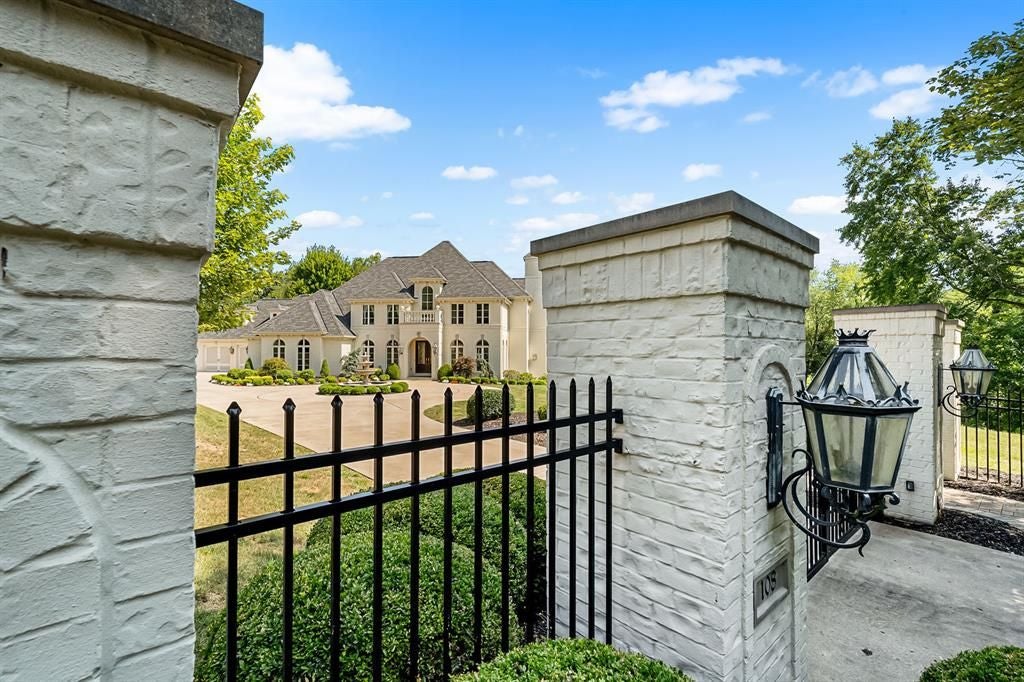 108 Carriage Hill Drive