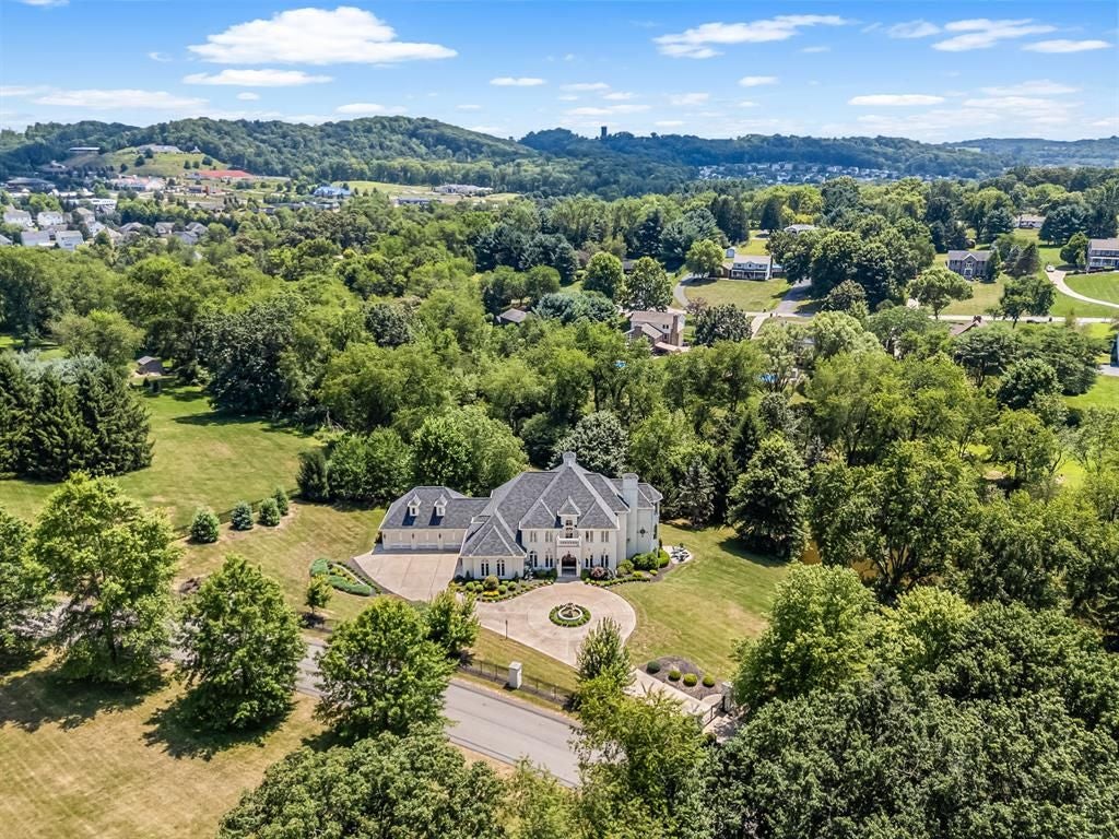 108 Carriage Hill Drive
