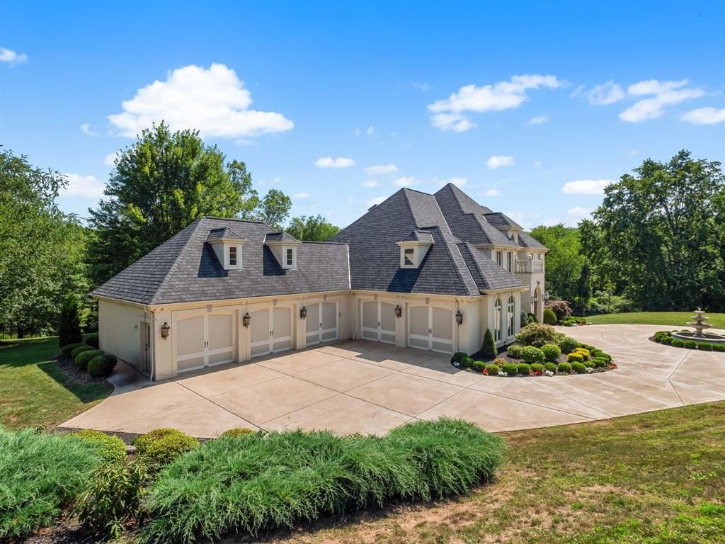 108 Carriage Hill Drive