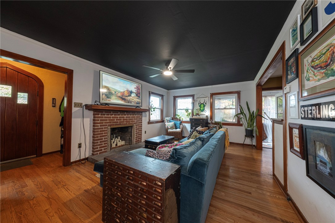 391 Roosevelt Rd