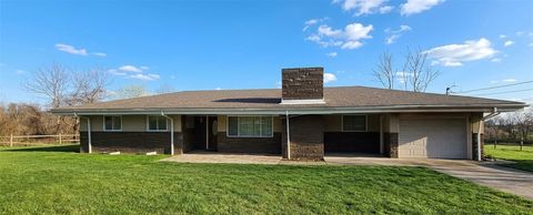 Photo of 4691 Sardis Rd, New Kensington, PA 15068 (MLS # 1746748)