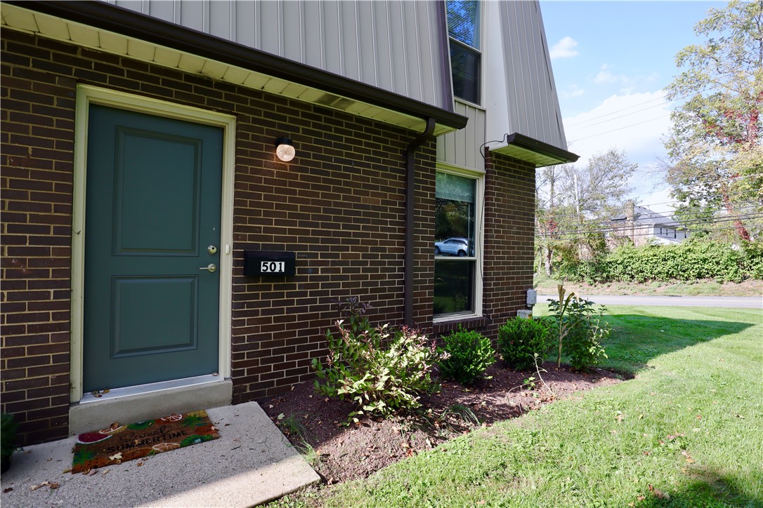 Canonsburg, Pennsylvania 15317, United States, 2 Bedrooms Bedrooms, ,2 BathroomsBathrooms,Residential,Active,82635