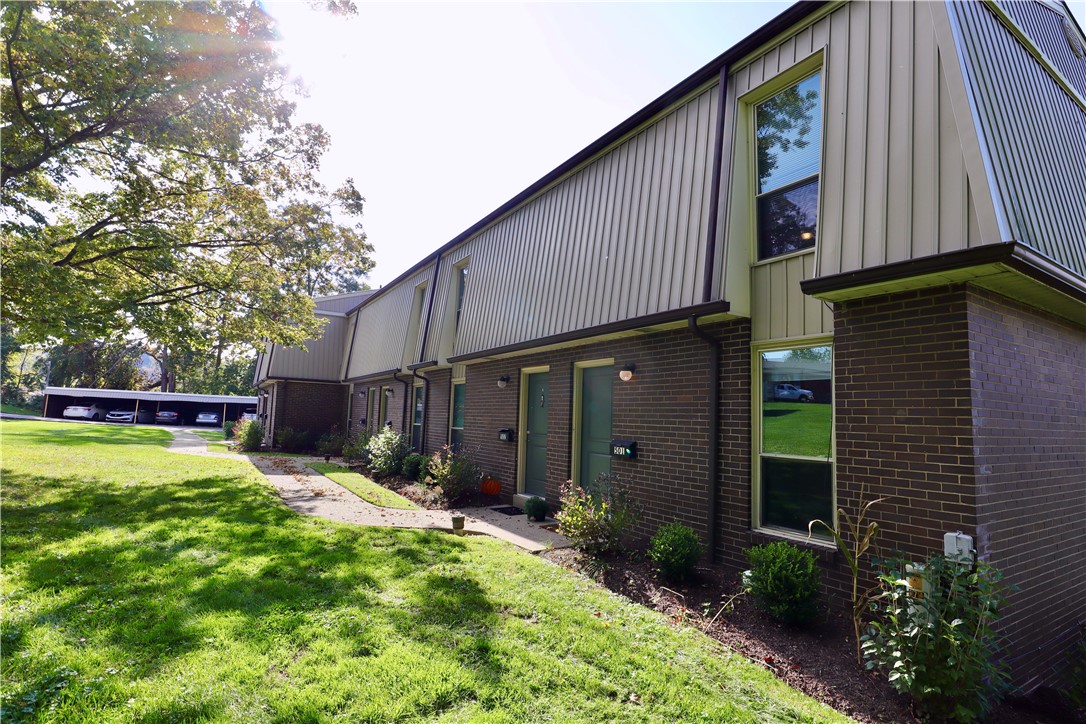 Canonsburg, Pennsylvania 15317, United States, 2 Bedrooms Bedrooms, ,2 BathroomsBathrooms,Residential,Active,82635