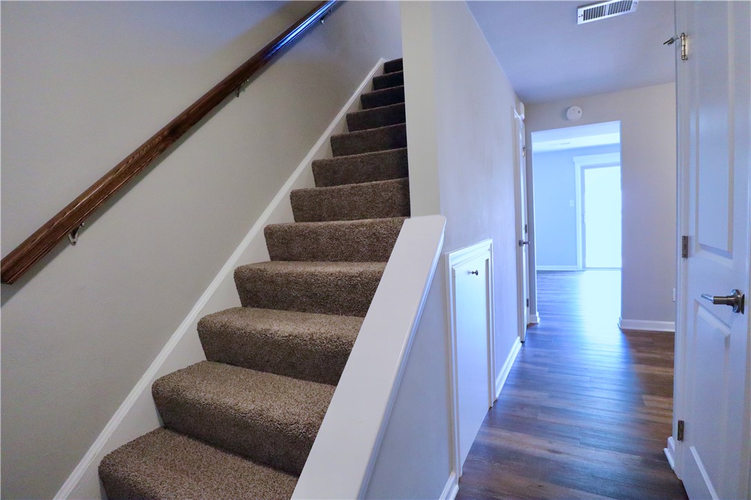 Canonsburg, Pennsylvania 15317, United States, 2 Bedrooms Bedrooms, ,2 BathroomsBathrooms,Residential,Active,82635