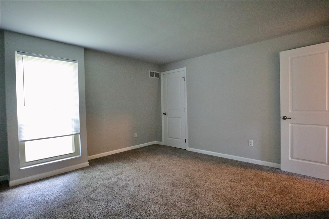 Canonsburg, Pennsylvania 15317, United States, 2 Bedrooms Bedrooms, ,2 BathroomsBathrooms,Residential,Active,82635