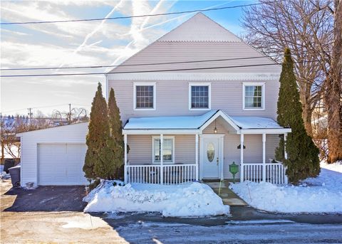 Photo of 1920 Grandview Ave, Irwin, PA 15642 (MLS # 1739935)