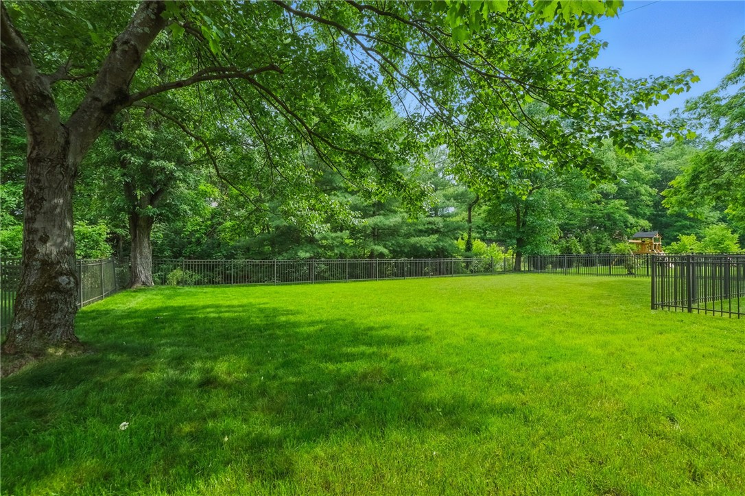 2599 Rossmoor Dr