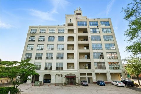 Photo of 5850 Centre Ave #210, Pittsburgh, PA 15206 (MLS # 1735135)