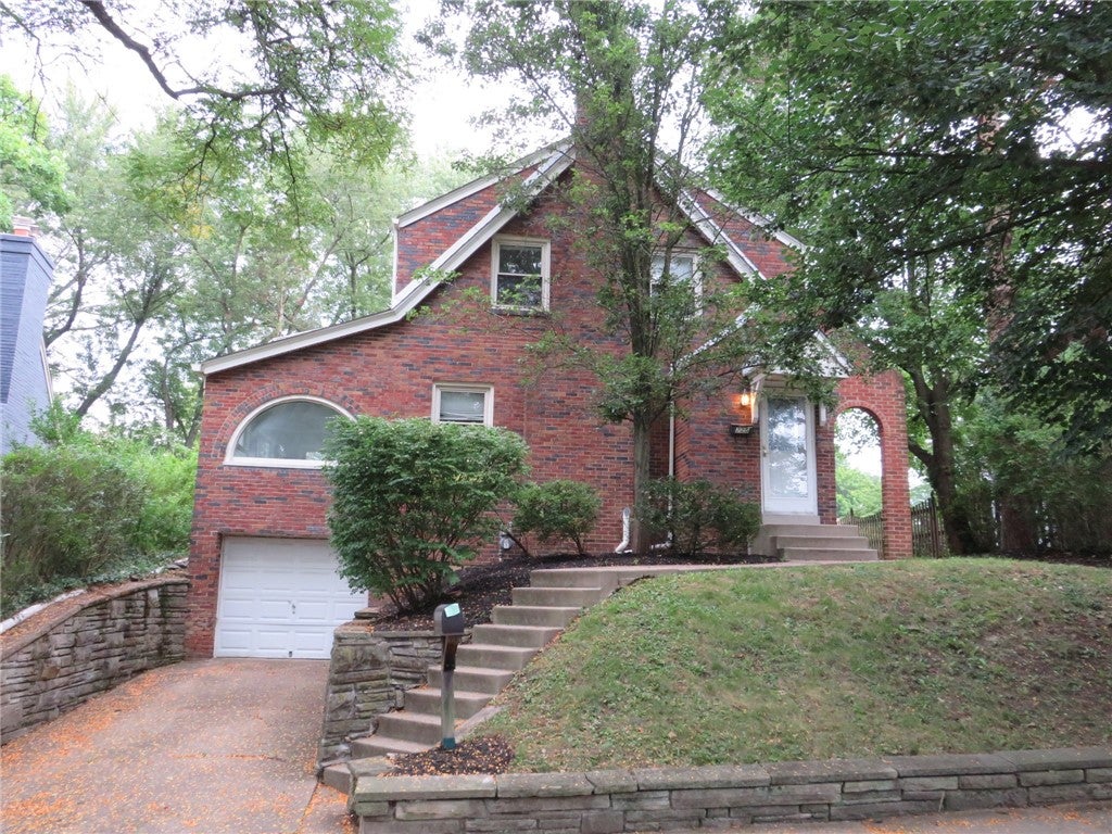 225 Jonquil Pl