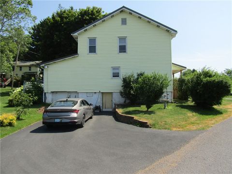 Duplex in Somerset Twp PA 173 Waterloo Street St 1.jpg