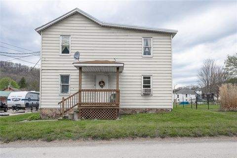 Photo of 185 Front St, Robinson, PA 15949 (MLS # 1748576)