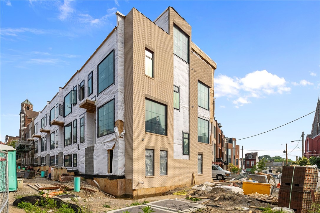 Pittsburgh, Pennsylvania, 15201, United States, 5 Bedrooms Bedrooms, ,5 BathroomsBathrooms,Residential,Active,1898029