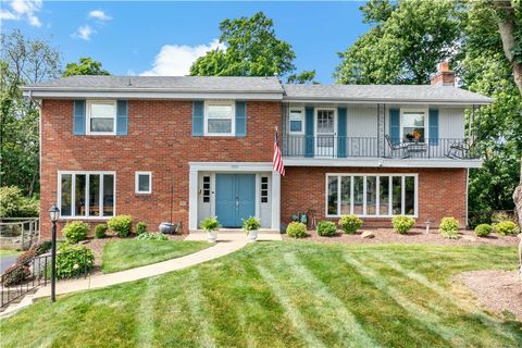 Photo of 5892 Lorene Dr, Bethel Park, PA 15102 (MLS # 1760316)