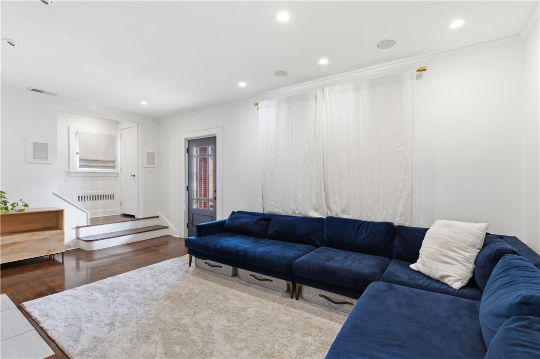 1169 Morningside Ave