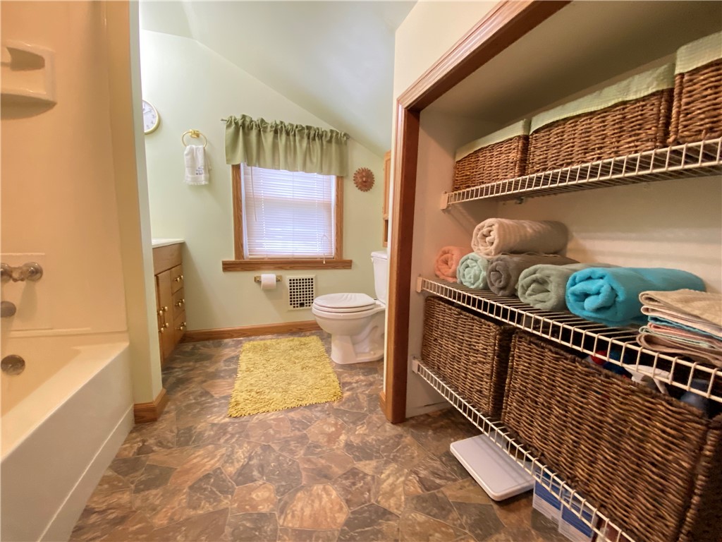 West Salem Twp, Pennsylvania 16125, United States, 2 Bedrooms Bedrooms, ,2 BathroomsBathrooms,Residential,Contingent,134839